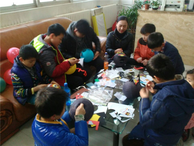 2016年2月正月十五猜灯谜，做花灯